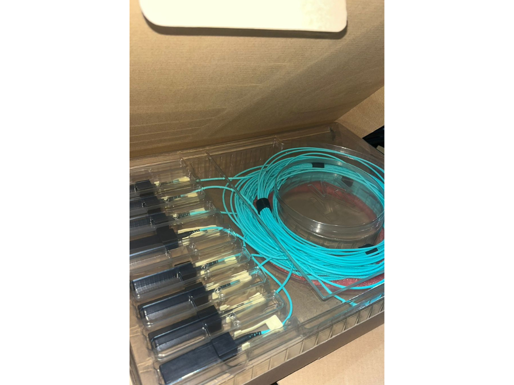 Alternative view of Kit c/ 4 Cordões Ópticos 100G QSFP 28 3Q4M15XX-01A - 10M