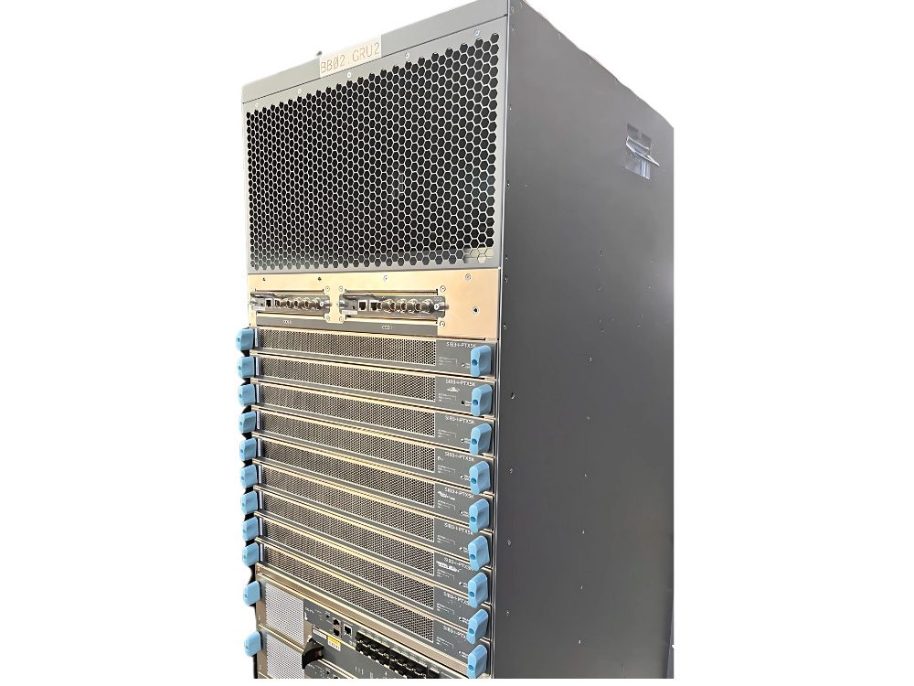 Alternative view of Roteador Juniper PTX5000 60 portas 100gb 96 portas 10gb